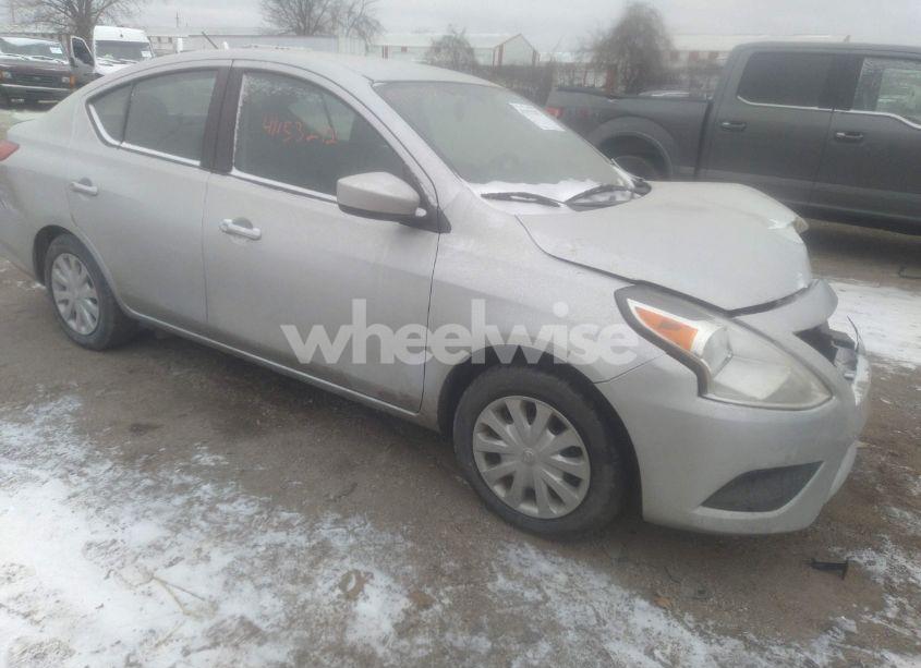 2018 Nissan Versa 1.6 SV (VIN 3N1CN7APXJK438783) main photo