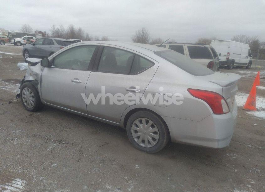 Photo 3 of 2018 Nissan Versa 1.6 SV (VIN 3N1CN7APXJK438783)