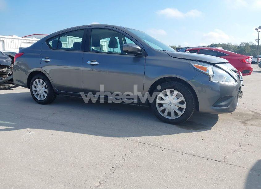 2018 Nissan Versa 1.6 SV (VIN 3N1CN7APXJL814473) main photo