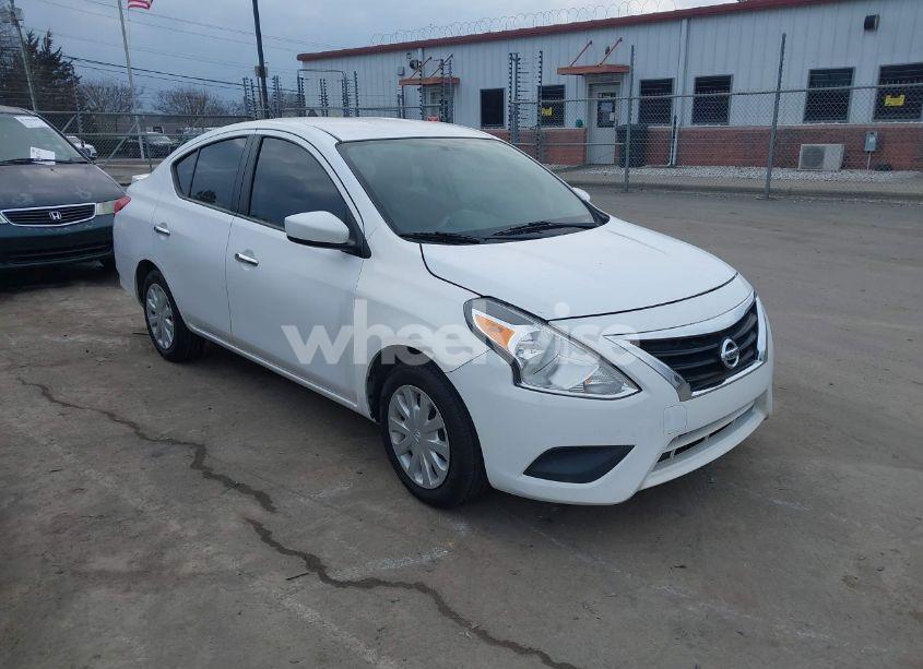 2018 Nissan Versa 1.6 SV (VIN 3N1CN7APXJL815073) main photo