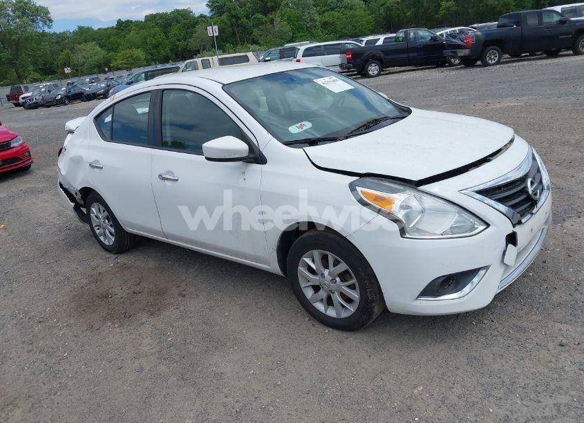 2018 Nissan Versa 1.6 SV (VIN 3N1CN7APXJL818491) main photo