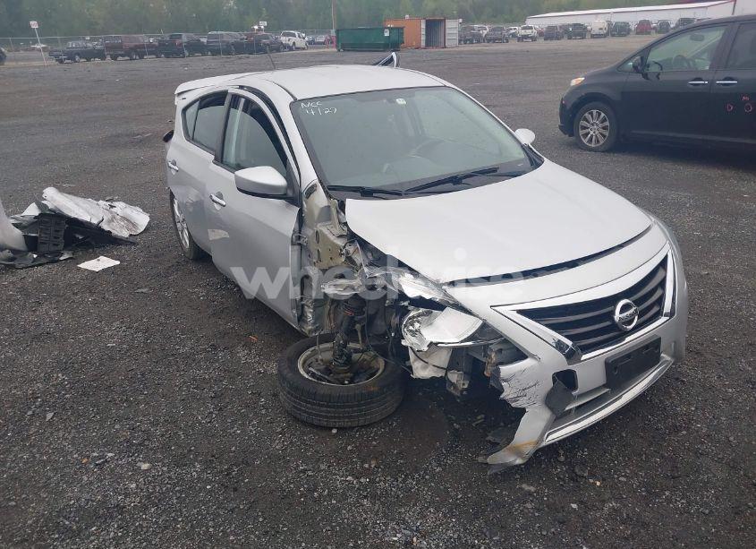 2018 Nissan Versa 1.6 SV (VIN 3N1CN7APXJL823366) main photo