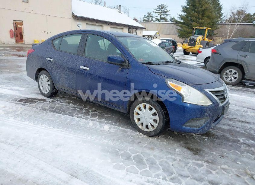 2018 Nissan Versa 1.6 SV (VIN 3N1CN7APXJL824985) main photo