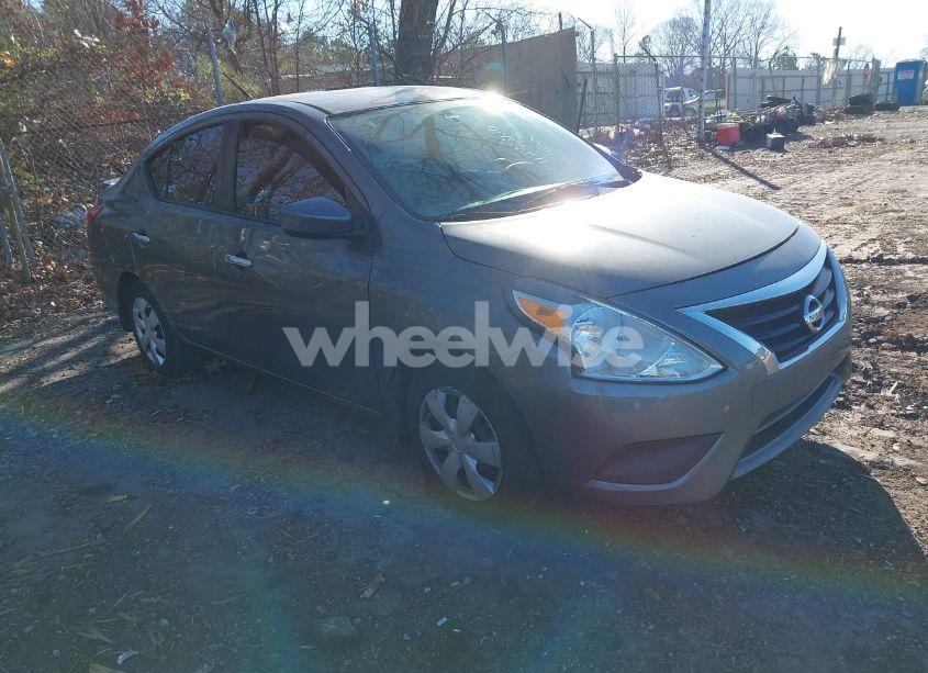 2018 Nissan Versa 1.6 SV (VIN 3N1CN7APXJL830365) main photo