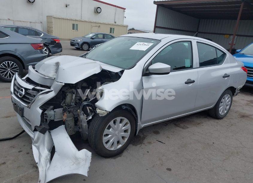 Photo 2 of 2018 Nissan Versa 1.6 S (VIN 3N1CN7APXJL884636)