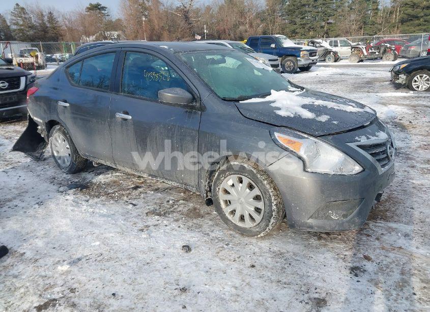 2018 Nissan Versa 1.6 SV (VIN 3N1CN7APXJL886970) main photo