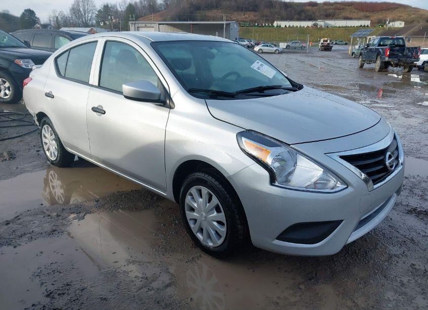 2018 Nissan Versa 1.6 S+ (VIN 3N1CN7APXJL888251) main photo