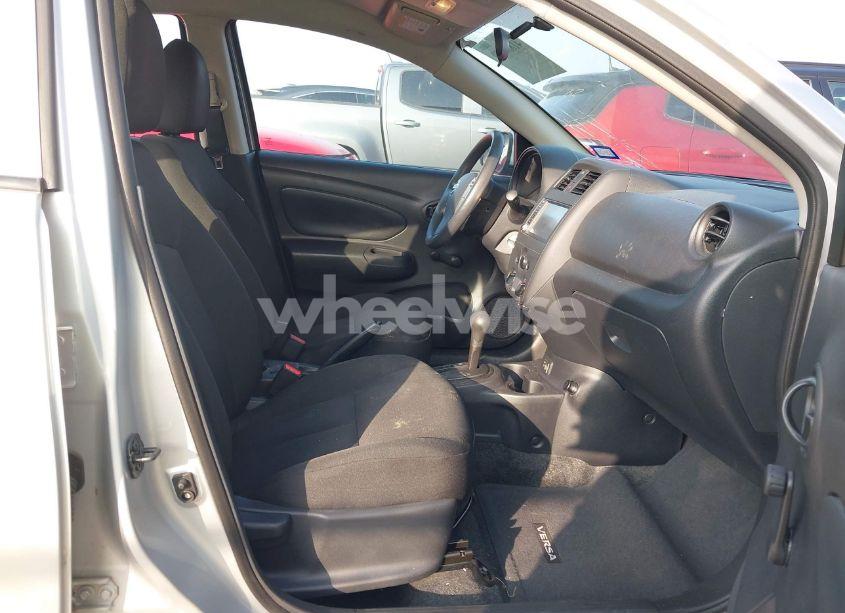 Photo 5 of 2019 Nissan Versa 1.6 S+ (VIN 3N1CN7APXKL818475)