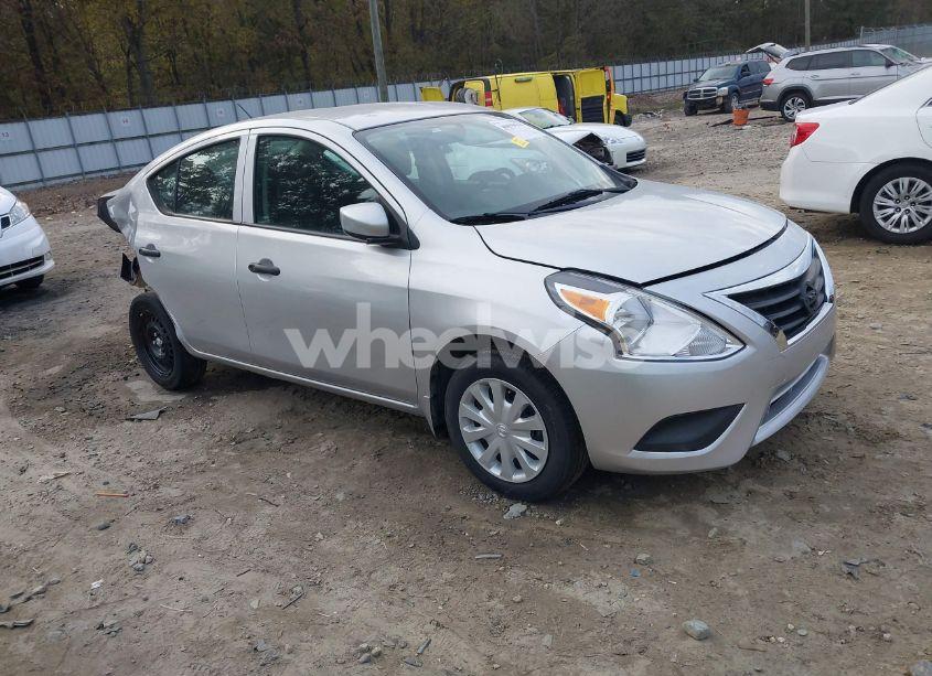 2019 Nissan Versa 1.6 S (VIN 3N1CN7APXKL821716) main photo