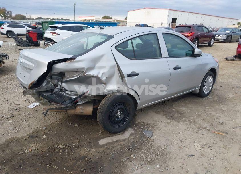 Photo 4 of 2019 Nissan Versa 1.6 S (VIN 3N1CN7APXKL821716)