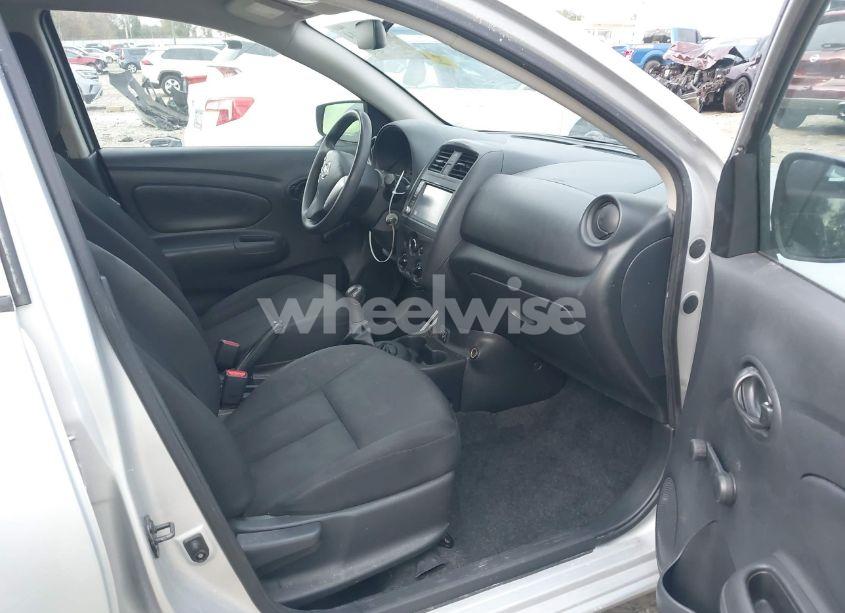 Photo 5 of 2019 Nissan Versa 1.6 S (VIN 3N1CN7APXKL821716)