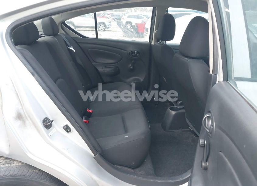 Photo 8 of 2019 Nissan Versa 1.6 S (VIN 3N1CN7APXKL821716)