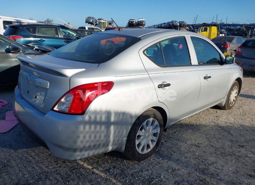 Photo 4 of 2019 Nissan Versa 1.6 S+ (VIN 3N1CN7APXKL829184)