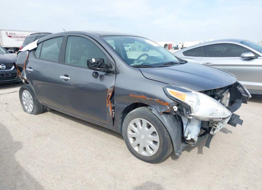 2019 Nissan Versa 1.6 SV (VIN 3N1CN7APXKL831582) main photo