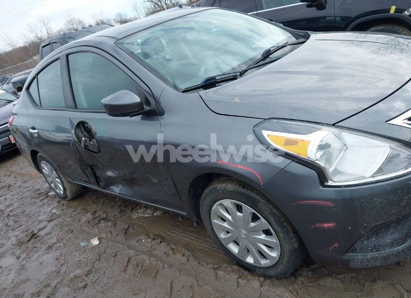 Photo 6 of 2019 Nissan Versa 1.6 SV (VIN 3N1CN7APXKL847622)