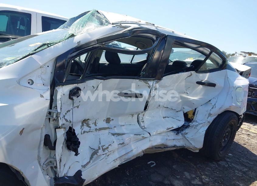 Photo 6 of 2021 Nissan Versa S XTRONIC CVT (VIN 3N1CN8DV7ML820705)