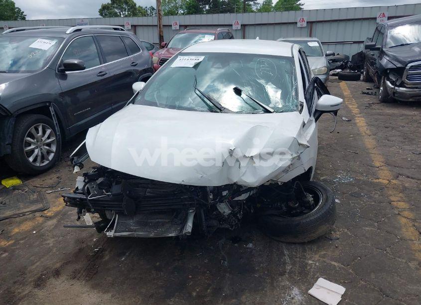 Photo 6 of 2021 Nissan Versa SV XTRONIC CVT (VIN 3N1CN8EV0ML824805)