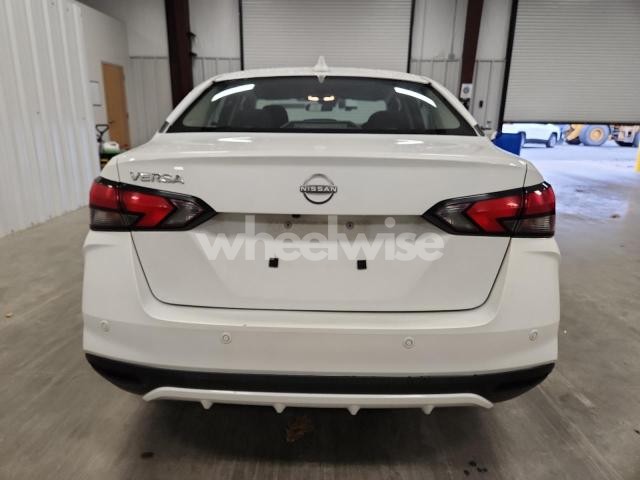 2025 NISSAN VERSA SV