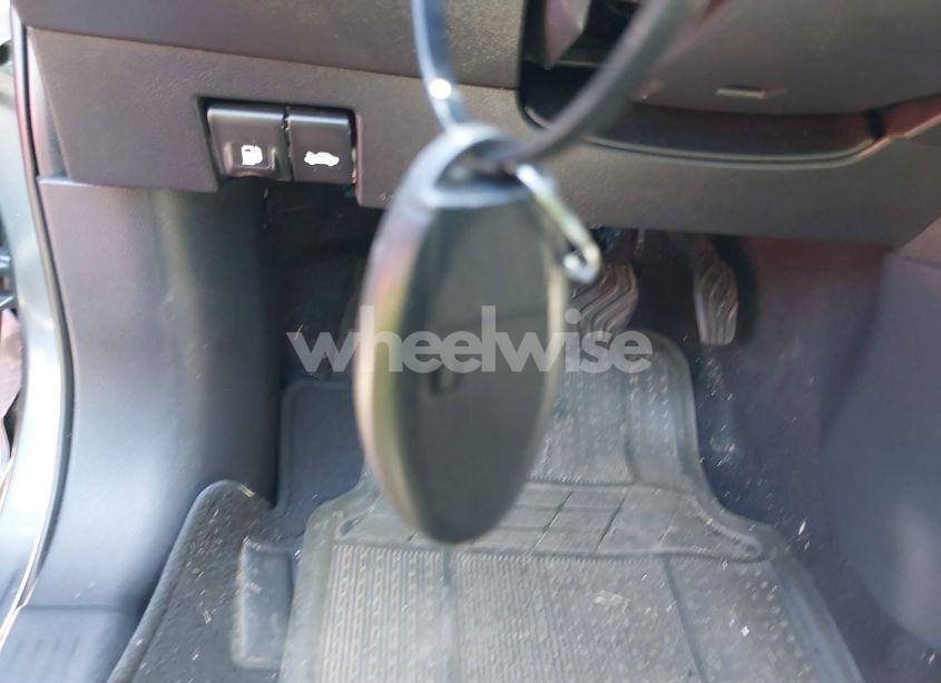 Photo 11 of 2020 Nissan Versa SV XTRONIC CVT (VIN 3N1CN8EV1LL823435)