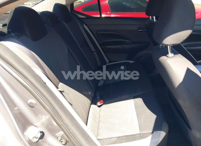 Photo 8 of 2020 Nissan Versa SV XTRONIC CVT (VIN 3N1CN8EV1LL823435)