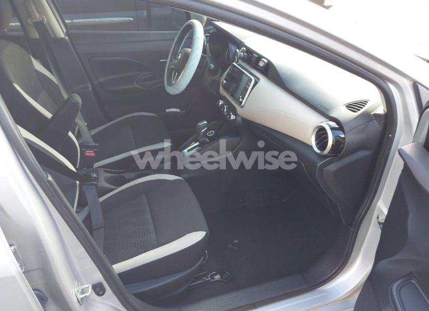 Photo 5 of 2020 Nissan Versa SV XTRONIC CVT (VIN 3N1CN8EV1LL895445)