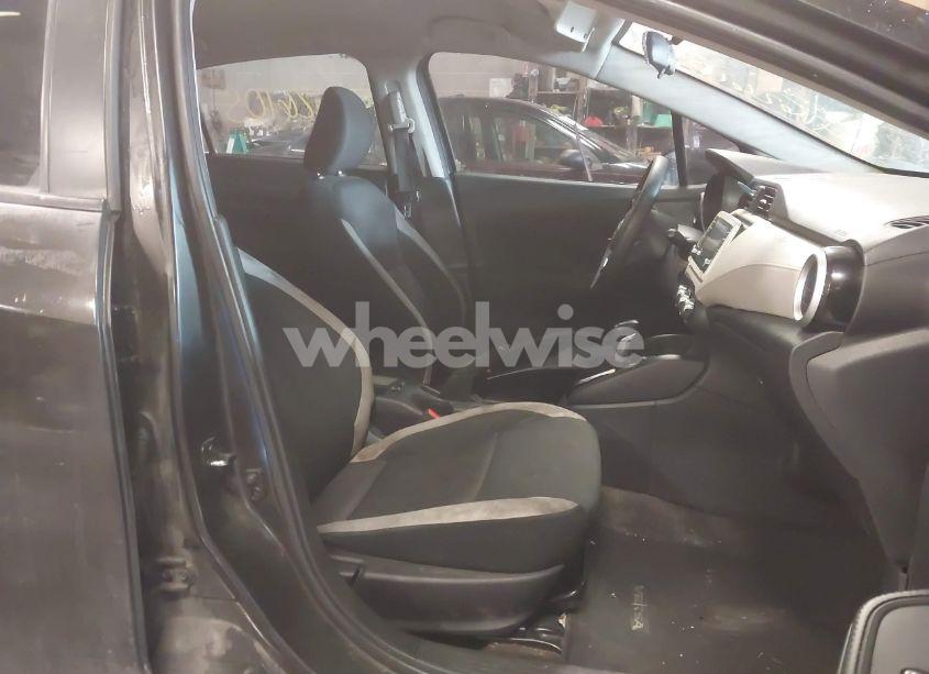 Photo 5 of 2021 Nissan Versa SV XTRONIC CVT (VIN 3N1CN8EV1ML890974)