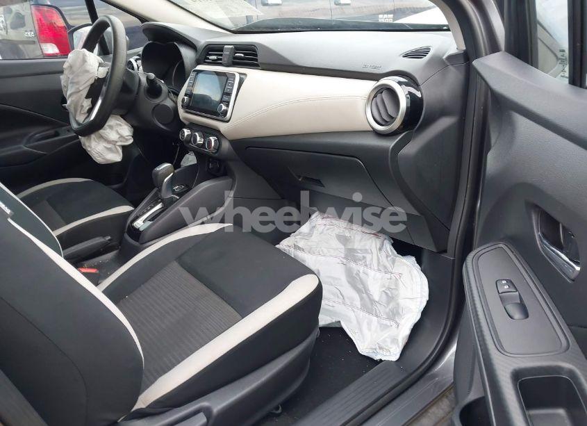 Photo 5 of 2020 Nissan Versa SV XTRONIC CVT (VIN 3N1CN8EV2LL846304)