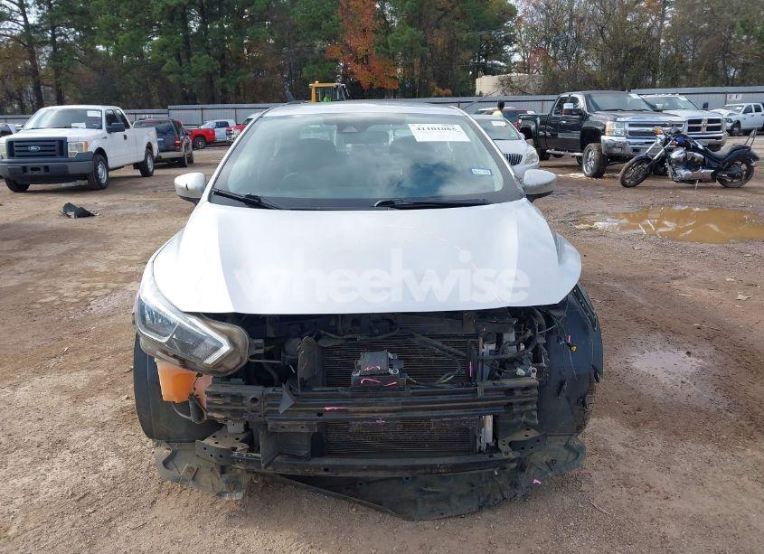 Photo 13 of 2020 Nissan Versa SV XTRONIC CVT (VIN 3N1CN8EV2LL892876)