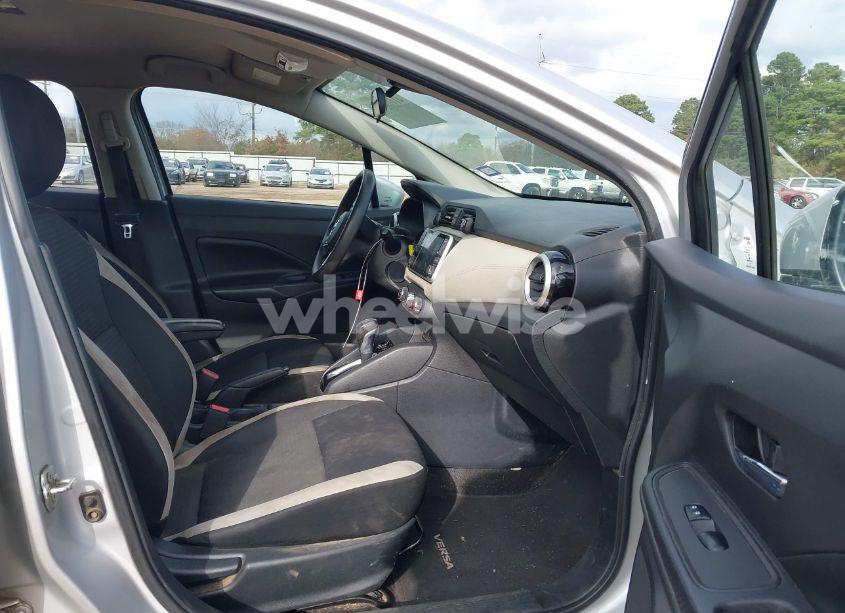 Photo 5 of 2020 Nissan Versa SV XTRONIC CVT (VIN 3N1CN8EV2LL892876)