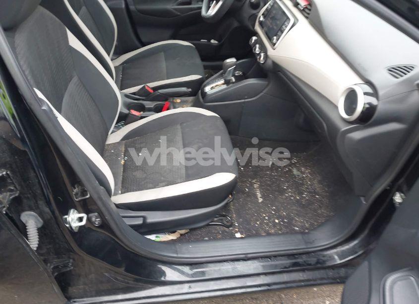 Photo 5 of 2021 Nissan Versa SV XTRONIC CVT (VIN 3N1CN8EV2ML843887)