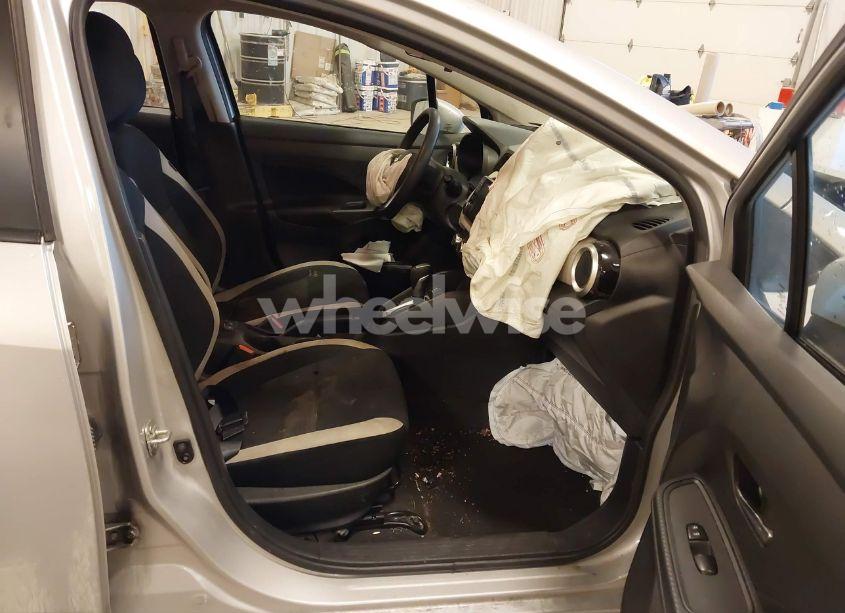 Photo 5 of 2021 Nissan Versa SV XTRONIC CVT (VIN 3N1CN8EV2ML888618)