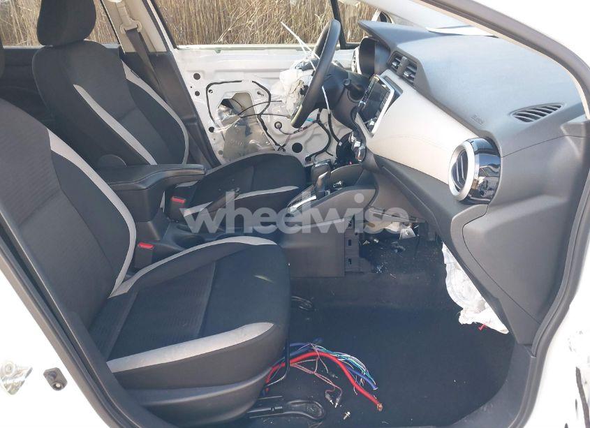 Photo 5 of 2020 Nissan Versa SV XTRONIC CVT (VIN 3N1CN8EV3LL820696)