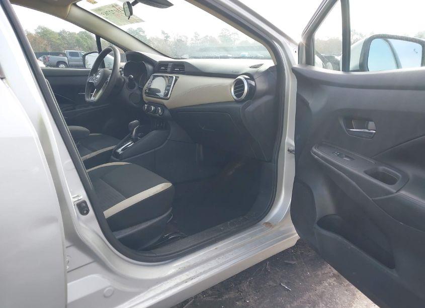 Photo 5 of 2020 Nissan Versa SV XTRONIC CVT (VIN 3N1CN8EV4LL807567)