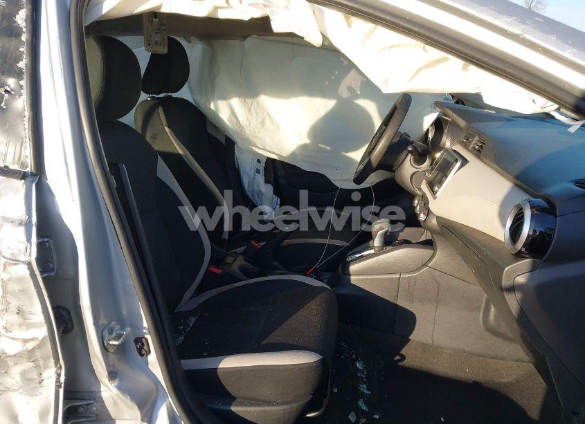 Photo 5 of 2021 Nissan Versa SV XTRONIC CVT (VIN 3N1CN8EV4ML839307)