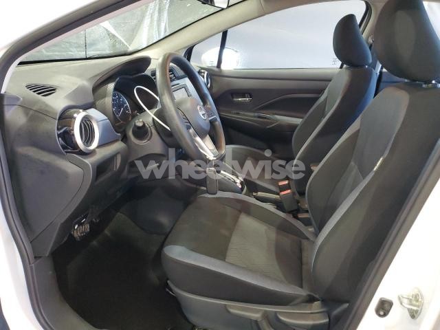 2025 NISSAN VERSA SV