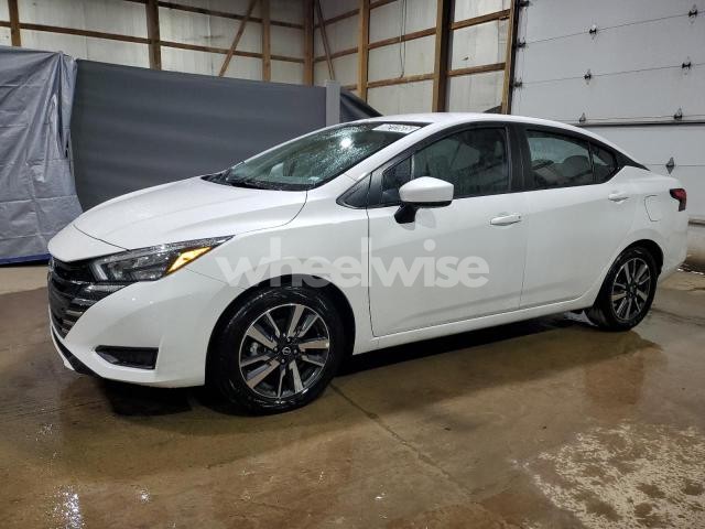 2025 NISSAN VERSA SV