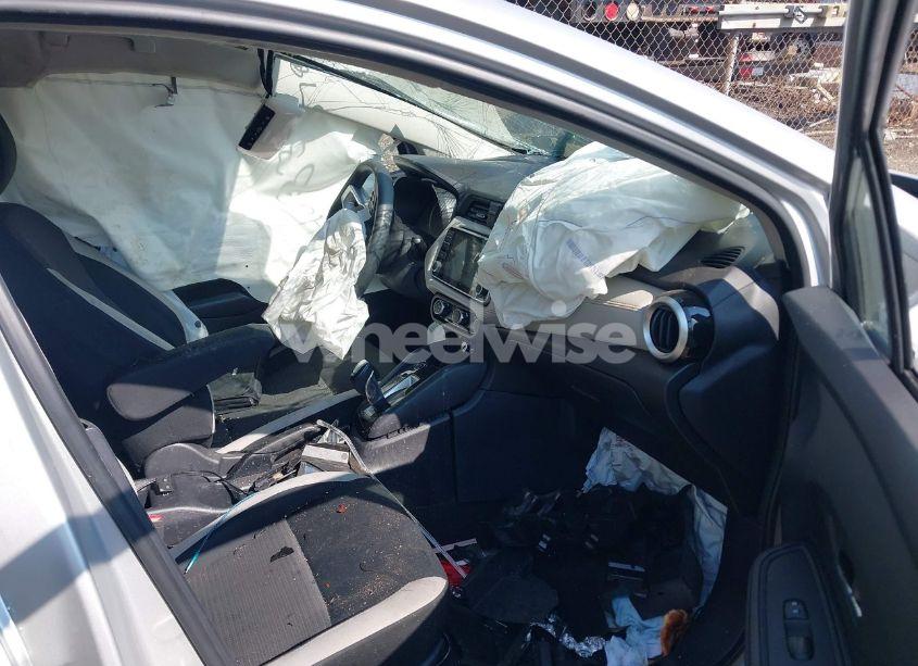 Photo 5 of 2020 Nissan Versa SV XTRONIC CVT (VIN 3N1CN8EV6LL873926)