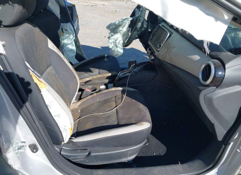 Photo 5 of 2021 Nissan Versa SV XTRONIC CVT (VIN 3N1CN8EV6ML832035)