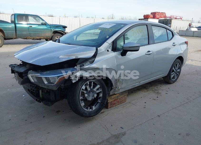 Photo 2 of 2020 Nissan Versa SV XTRONIC CVT (VIN 3N1CN8EV7LL842443)