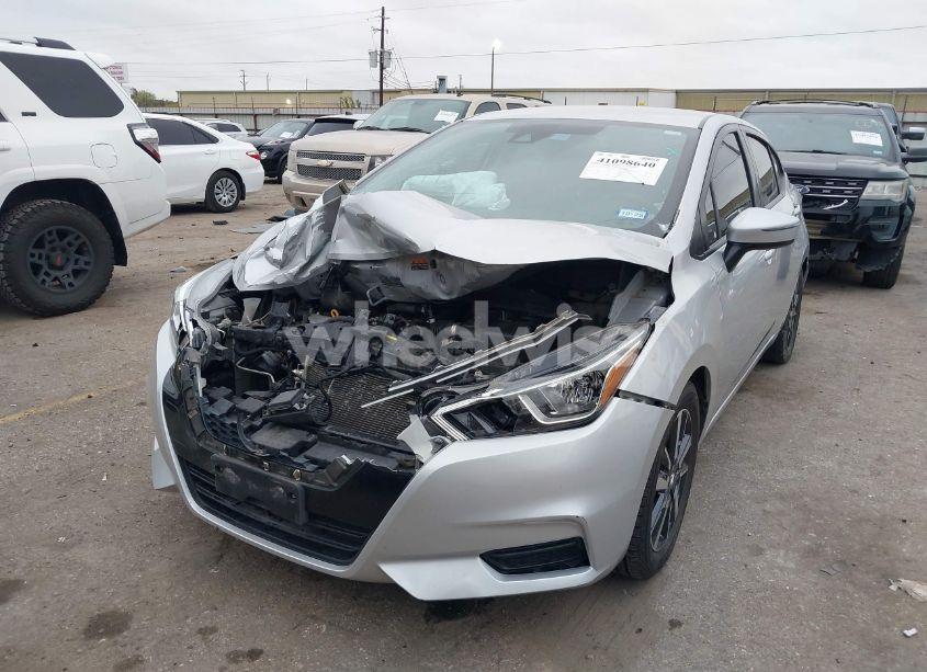 Photo 2 of 2020 Nissan Versa SV XTRONIC CVT (VIN 3N1CN8EV7LL882747)
