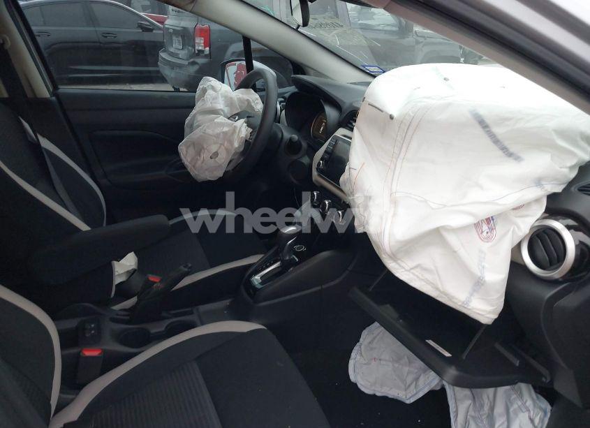 Photo 5 of 2020 Nissan Versa SV XTRONIC CVT (VIN 3N1CN8EV7LL882747)