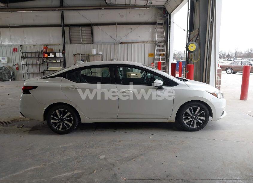 Photo 13 of 2020 Nissan Versa SV XTRONIC CVT (VIN 3N1CN8EV8LL868341)