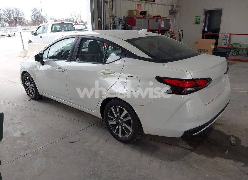 Photo 3 of 2020 Nissan Versa SV XTRONIC CVT (VIN 3N1CN8EV8LL868341)