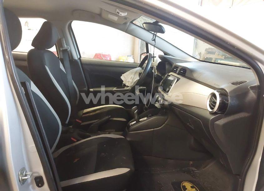 Photo 5 of 2021 Nissan Versa SV XTRONIC CVT (VIN 3N1CN8EV8ML823837)