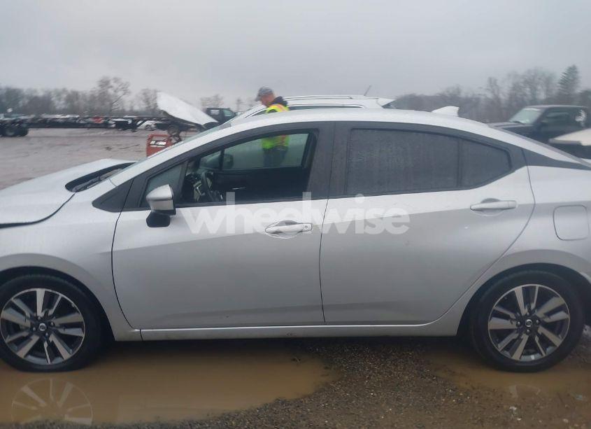 Photo 14 of 2020 Nissan Versa SV XTRONIC CVT (VIN 3N1CN8EV9LL807998)