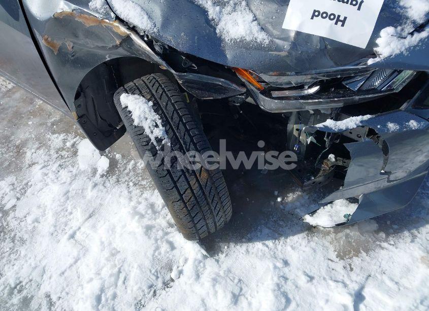 Photo 6 of 2020 Nissan Versa SV XTRONIC CVT (VIN 3N1CN8EV9LL813302)