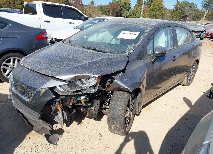 Photo 2 of 2021 Nissan Versa SV XTRONIC CVT (VIN 3N1CN8EV9ML850111)