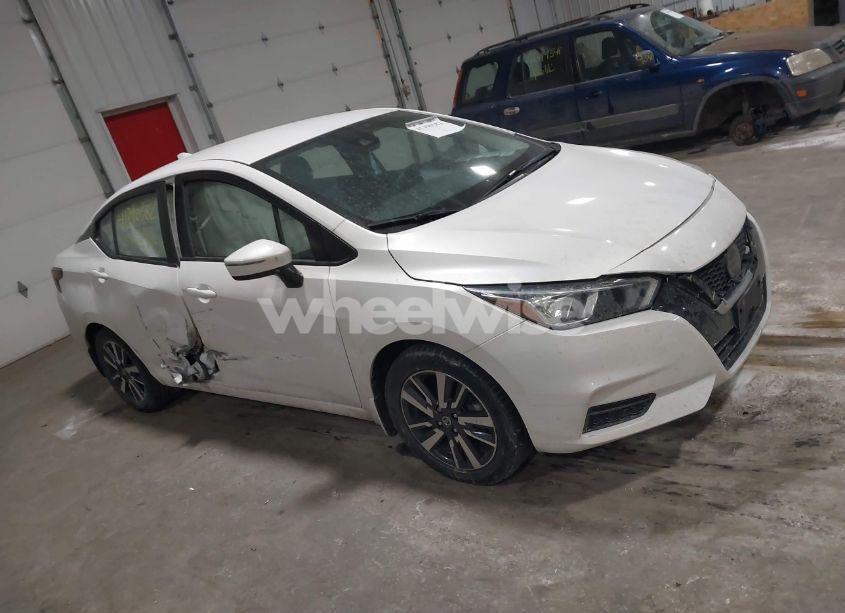 2020 Nissan Versa SV XTRONIC CVT (VIN 3N1CN8EVXLL901565) main photo