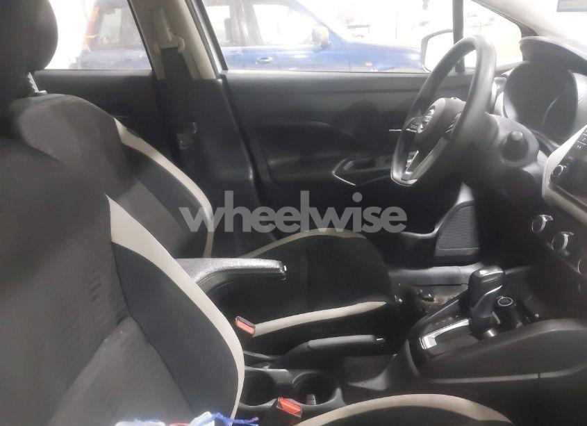 Photo 5 of 2020 Nissan Versa SV XTRONIC CVT (VIN 3N1CN8EVXLL901565)