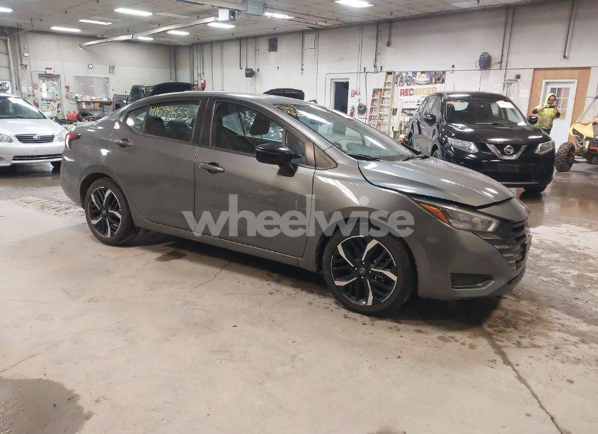 2024 Nissan Versa 1.6 SR (VIN 3N1CN8FV7RL913812) main photo